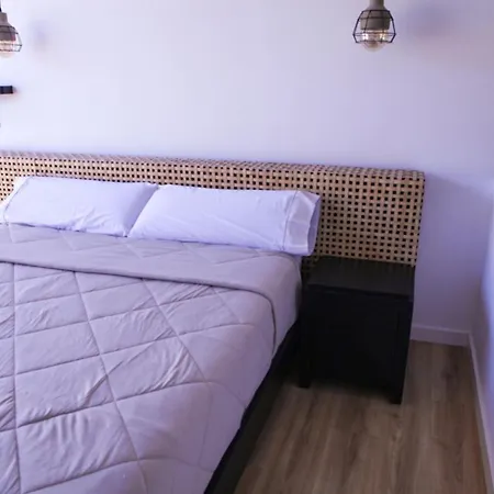Bocairenthomes, En Pleno Centro De Bocairent, Con Pequena Piscina Y Parking Privado Bocairent