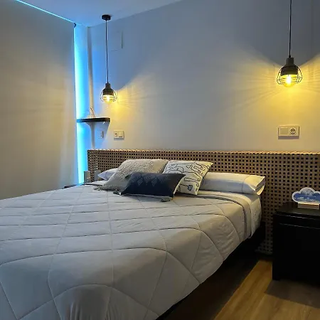 Bocairenthomes, En Pleno Centro De Bocairent, Con Pequena Piscina Y Parking Privado